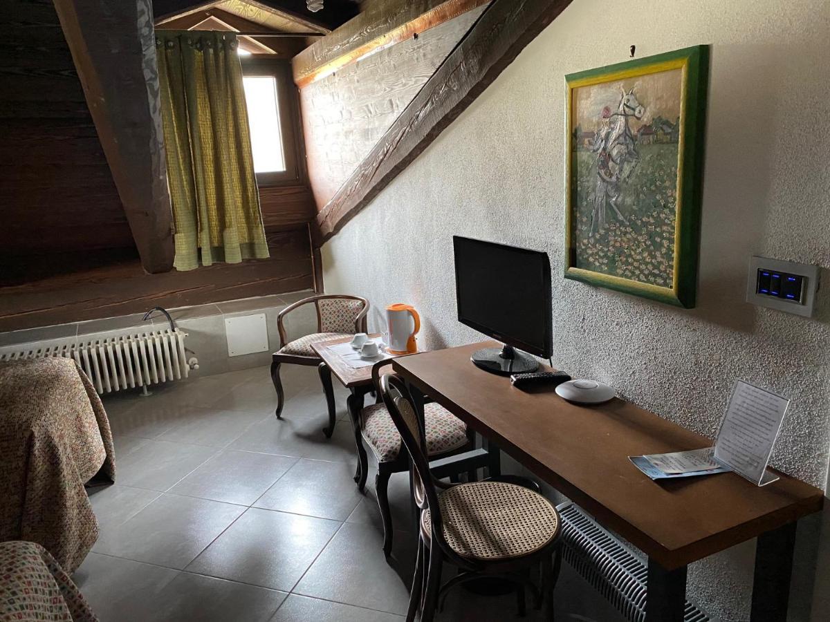 Hostal Il Vecchio Mulino Di Bairo Exterior foto